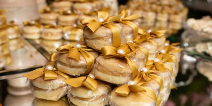 A Quantidade Certa de Glaçagem: Cobertura Delicada e Uniforme - inspiração 1