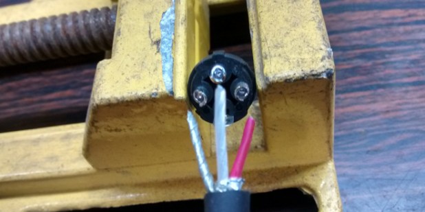 Conectando o Sinal: Soldagem Precisa no Primeiro Pino - inspiração 2