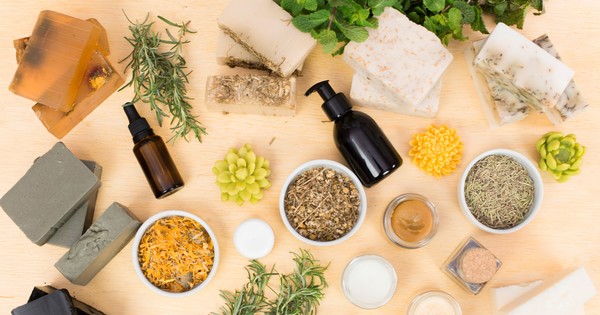 Hidratante Labial Caseiro de Manteiga de Cacau e Óleo de Coco: Lábios Suaves o Ano Todo - inspiração 2