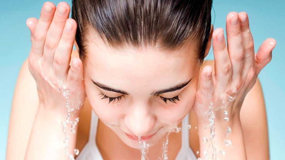 Áreas Sensíveis: Cuidado Especial com Olhos e Lábios - inspiração 1