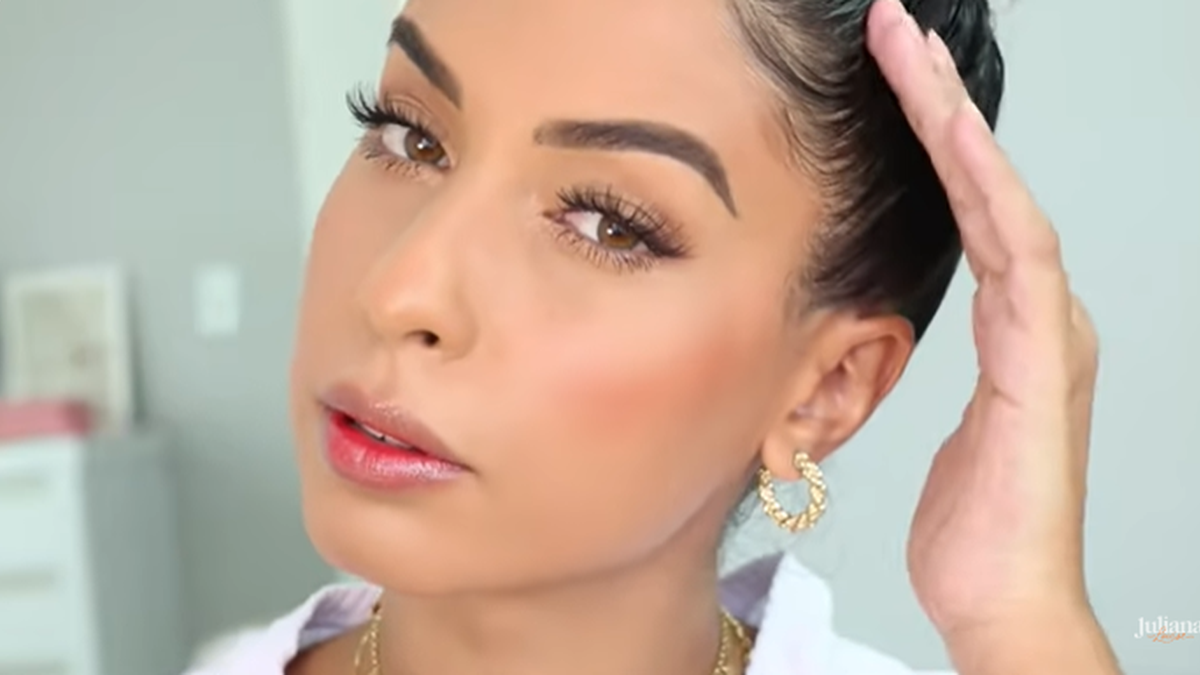 Olhos Iluminados: Sombra e Máscara Cílios Naturais - inspiração 1