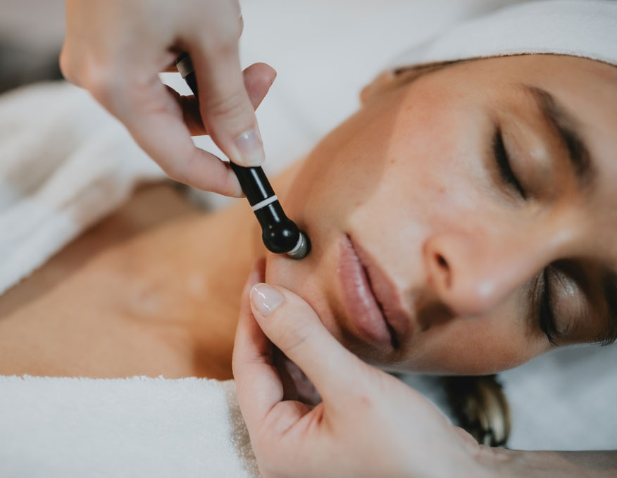 Benefícios Claros da Microdermoabrasão para o Rosto - inspiração 1