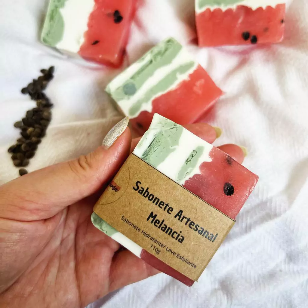 A Mágica dos Óleos Essenciais: Aroma e Benefícios Terapêuticos - inspiração 1