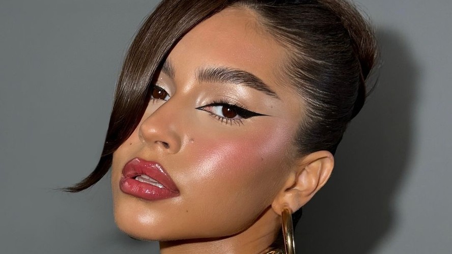 Cuidados Pós-Maquiagem: Prolongando o Brilho - inspiração 1