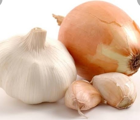 Tônico Clareador Natural: Uniformize Seu Tom de Pele - inspiração 2