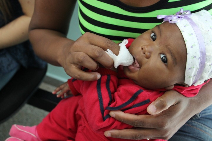 Guia Completo: Escolhendo a Escova e Creme Dental Ideais para o Seu Bebê
