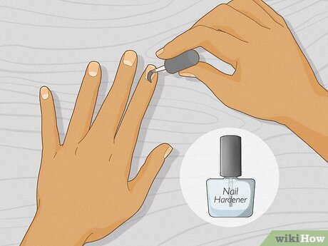 Base bomba: Mitos e verdades sobre o produto milagroso para unhas