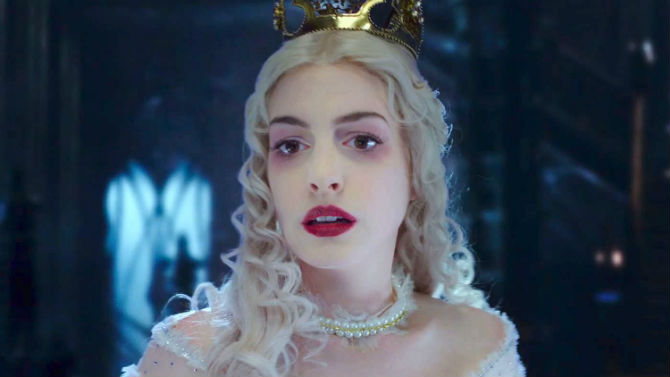 alice no pais das maravilhas filme rainha branca