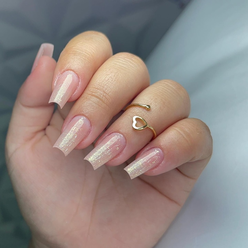 alongamento de unhas acrílico