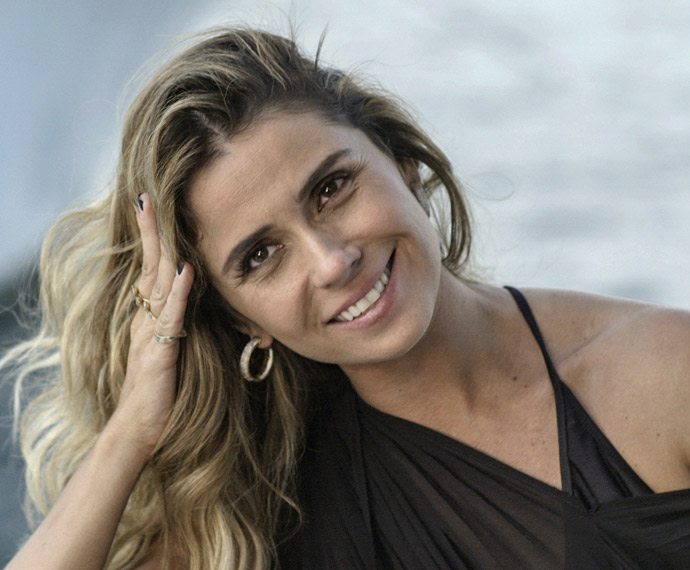 Priscila Schiavinato: A designer por trás do estilo de Atena