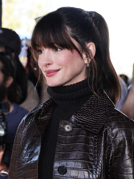 anne hathaway o diabo veste prada corte de cabelo