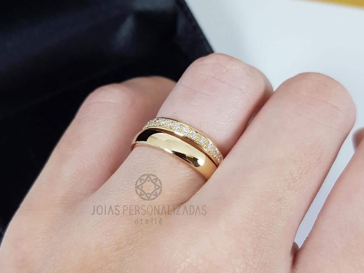 ideias criativas para combinar aparador de aliança com anel de noivado