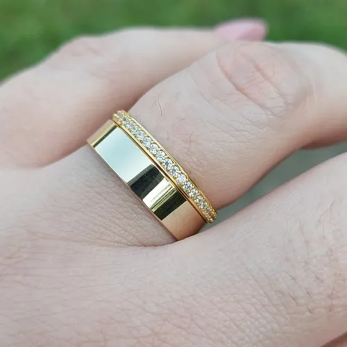 ideias criativas para combinar aparador de aliança com anel de noivado