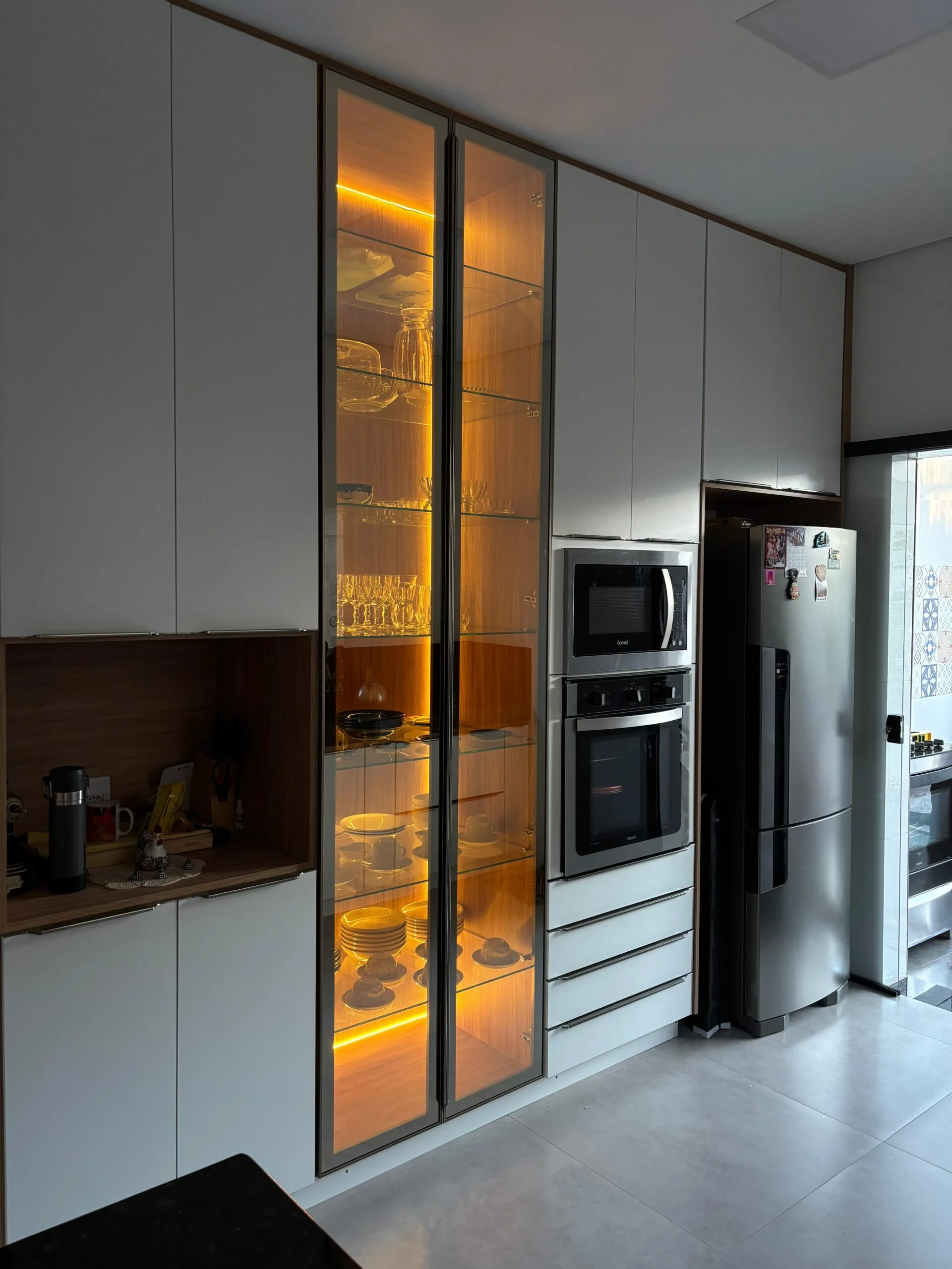 quanto custa armario cozinha planejada com cristaleira