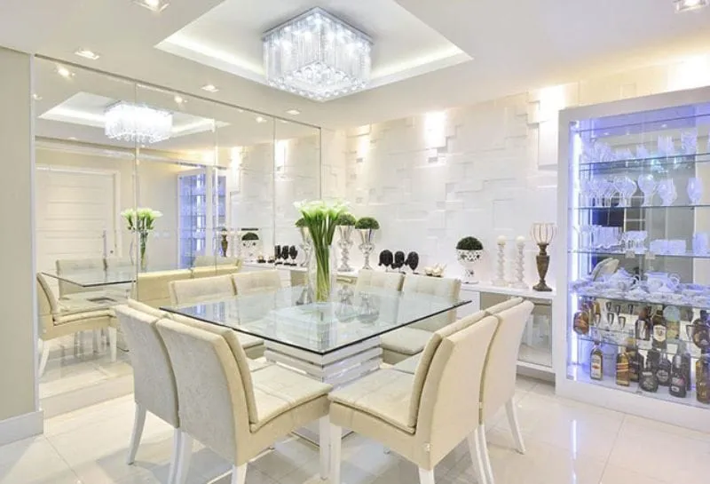 armario de cozinha planejado com cristaleira moderna