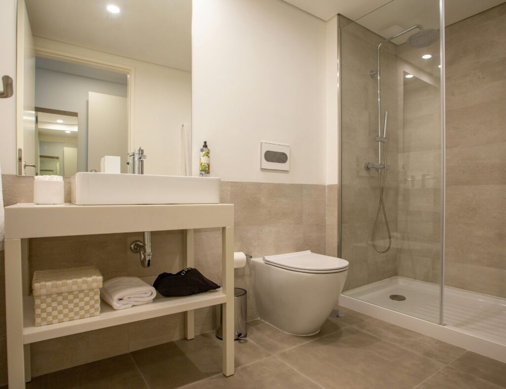 cuba de apoio ou esculpida qual melhor banheiro pequeno