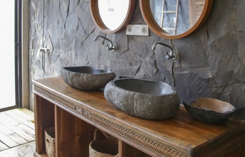 banheiro pequeno terracota