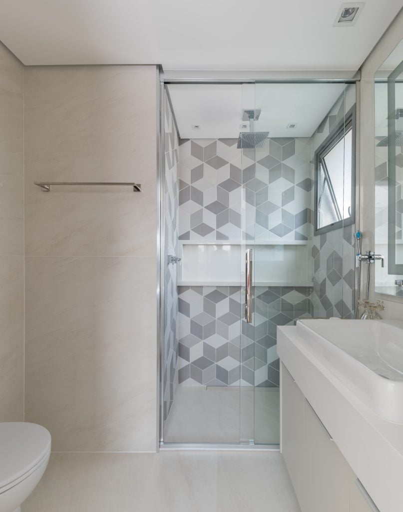 quanto custa instalar box de vidro em banheiro pequeno