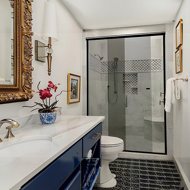 box de canto para banheiro pequeno com vidro jateado