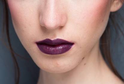 Maquiagem com Batom Berinjela: Dicas para um Look Sofisticado