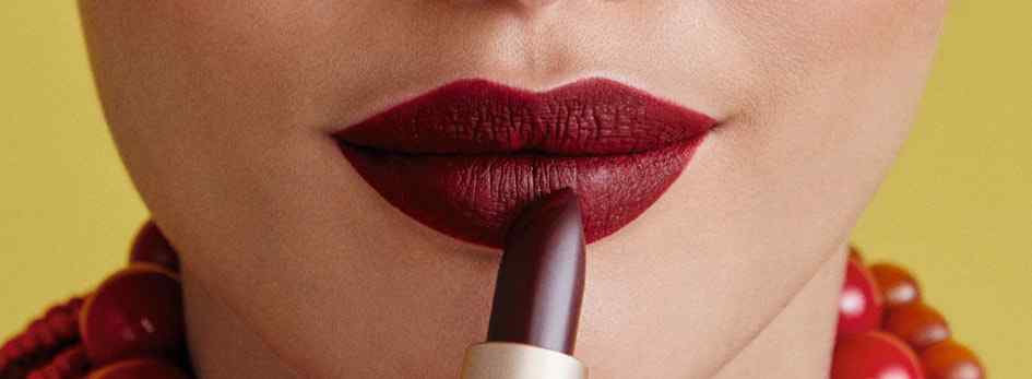 Guia Completo: Como Escolher o Batom Escuro Perfeito para Seu Tom de Pele
