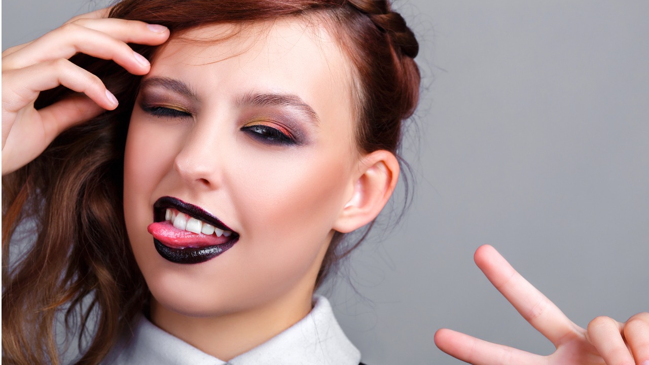 Segredos para um Batom Escuro Impecável: Dicas de Aplicação e Durabilidade