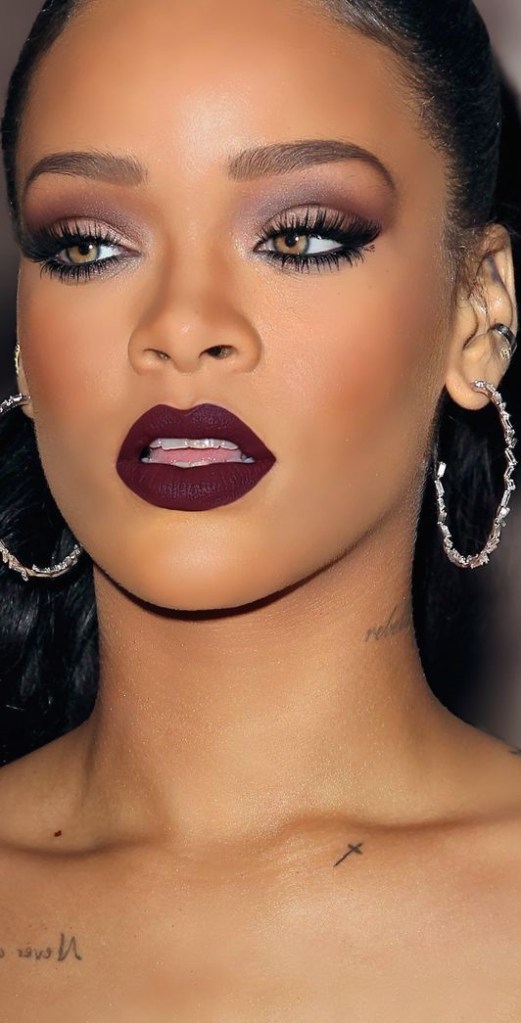 Degradê de Batom Roxo: O Segredo para Lábios Impactantes em Pele Negra