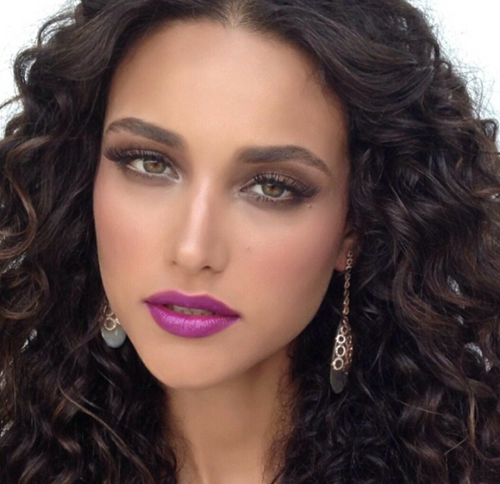 Degradê de Batom Roxo: O Segredo para Lábios Impactantes em Pele Negra