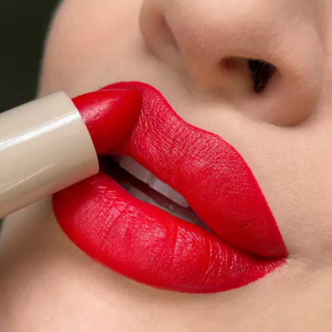 Batom Vermelho Matte vs. Cremoso: Qual o Melhor para Você?