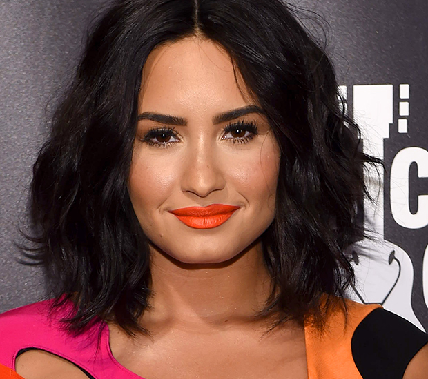 batom vermelho alaranjado