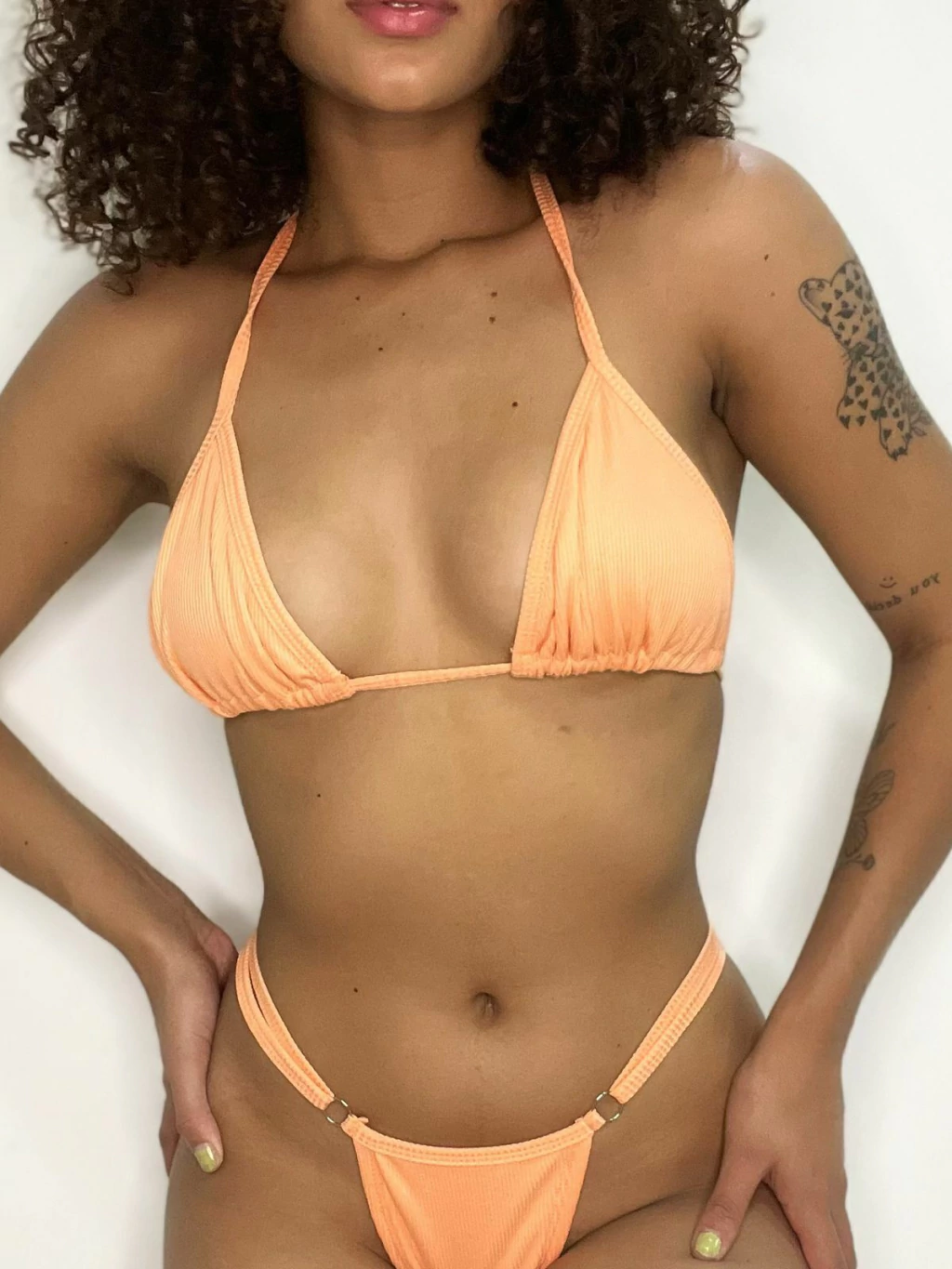 Biquíni meia taça com alças reguláveis