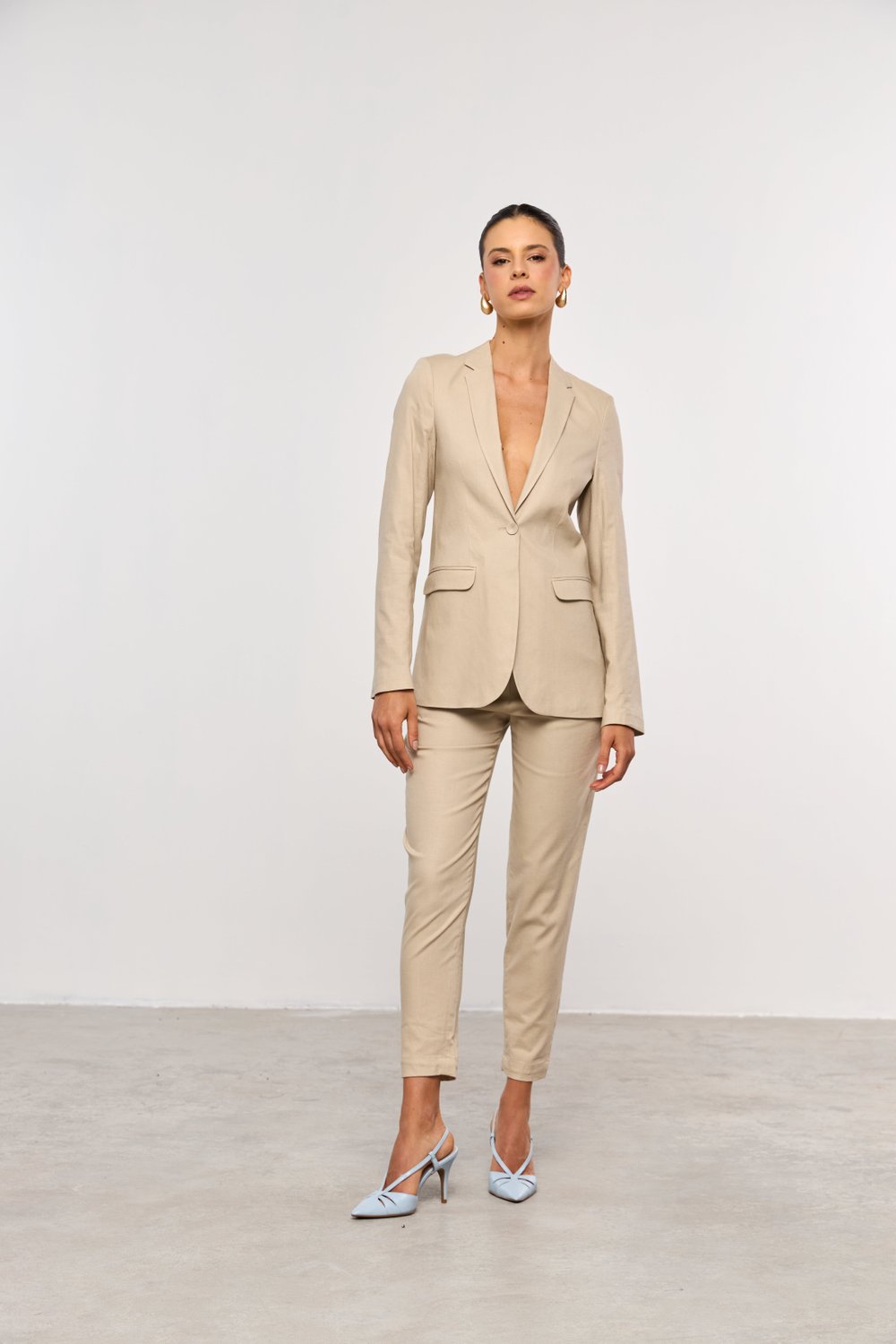 blazer de linho oversized bege como usar