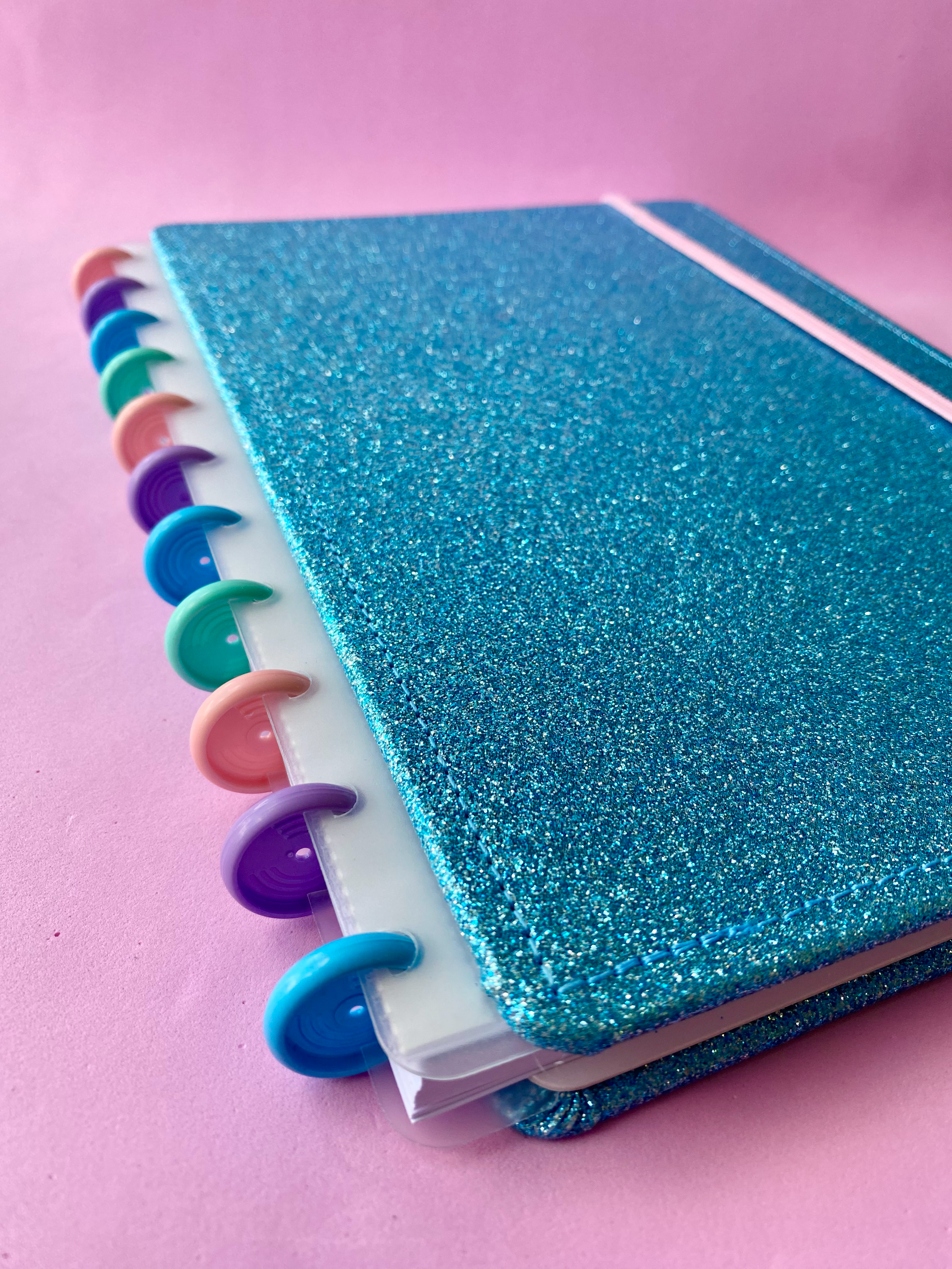 Decoração de Natal: Ideias com Bolinhas Azuis para Sua Árvore