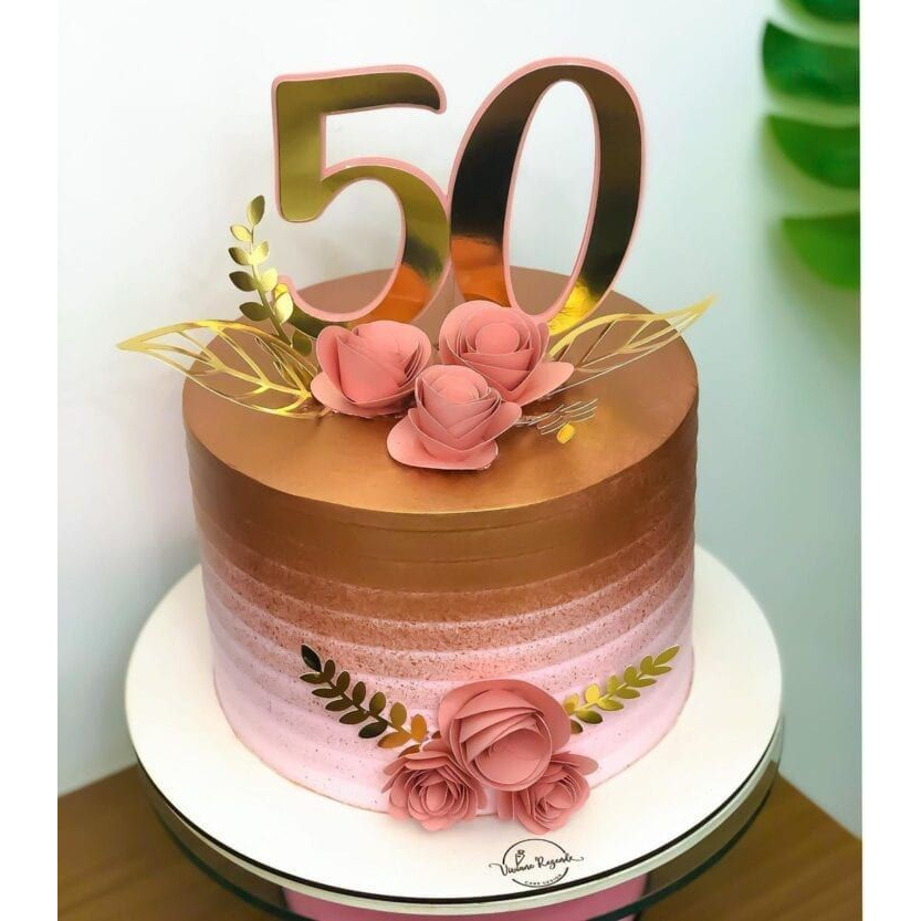 bolo 50 anos feminino rosê gold