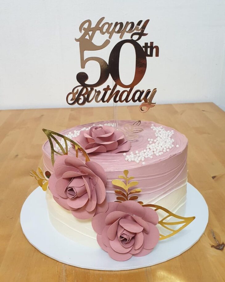 bolo de chantininho 50 anos feminino
