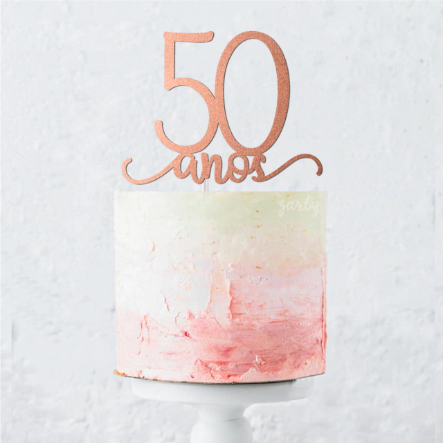 bolo 50 anos feminino rosê gold