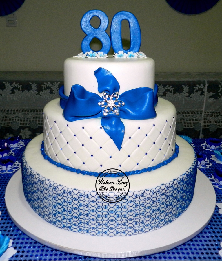 bolo azul feminino com flores