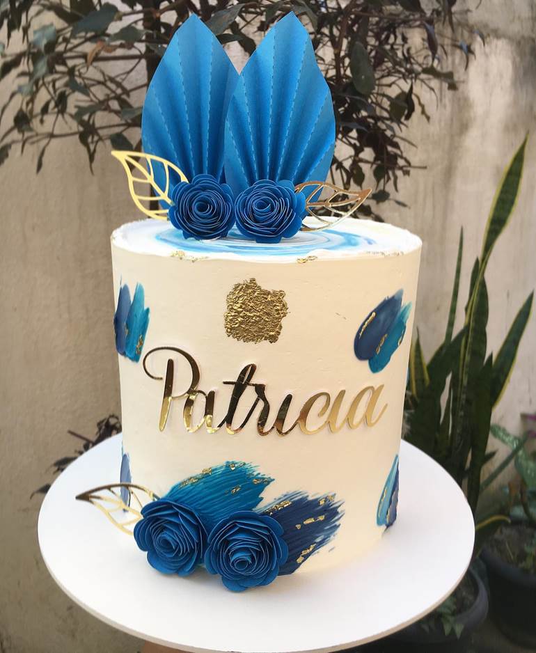 bolo azul feminino com glitter