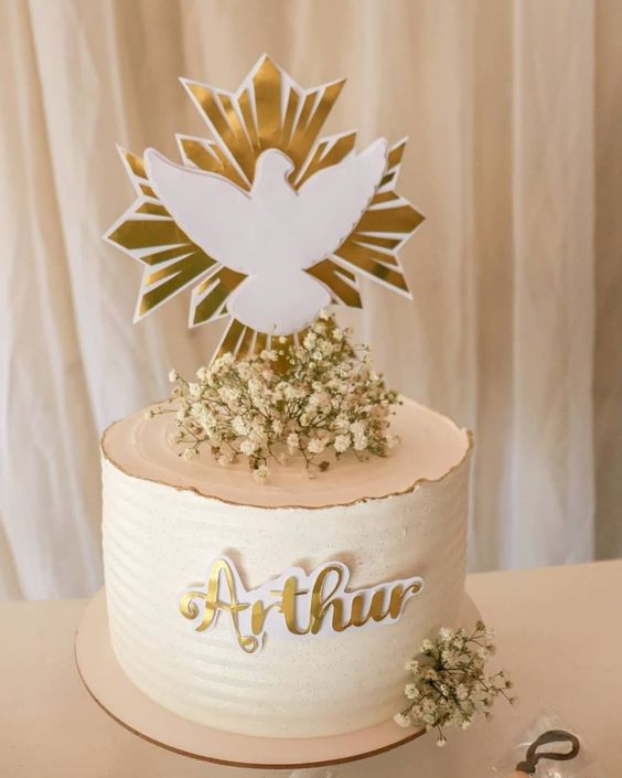 bolo para batismo feminino