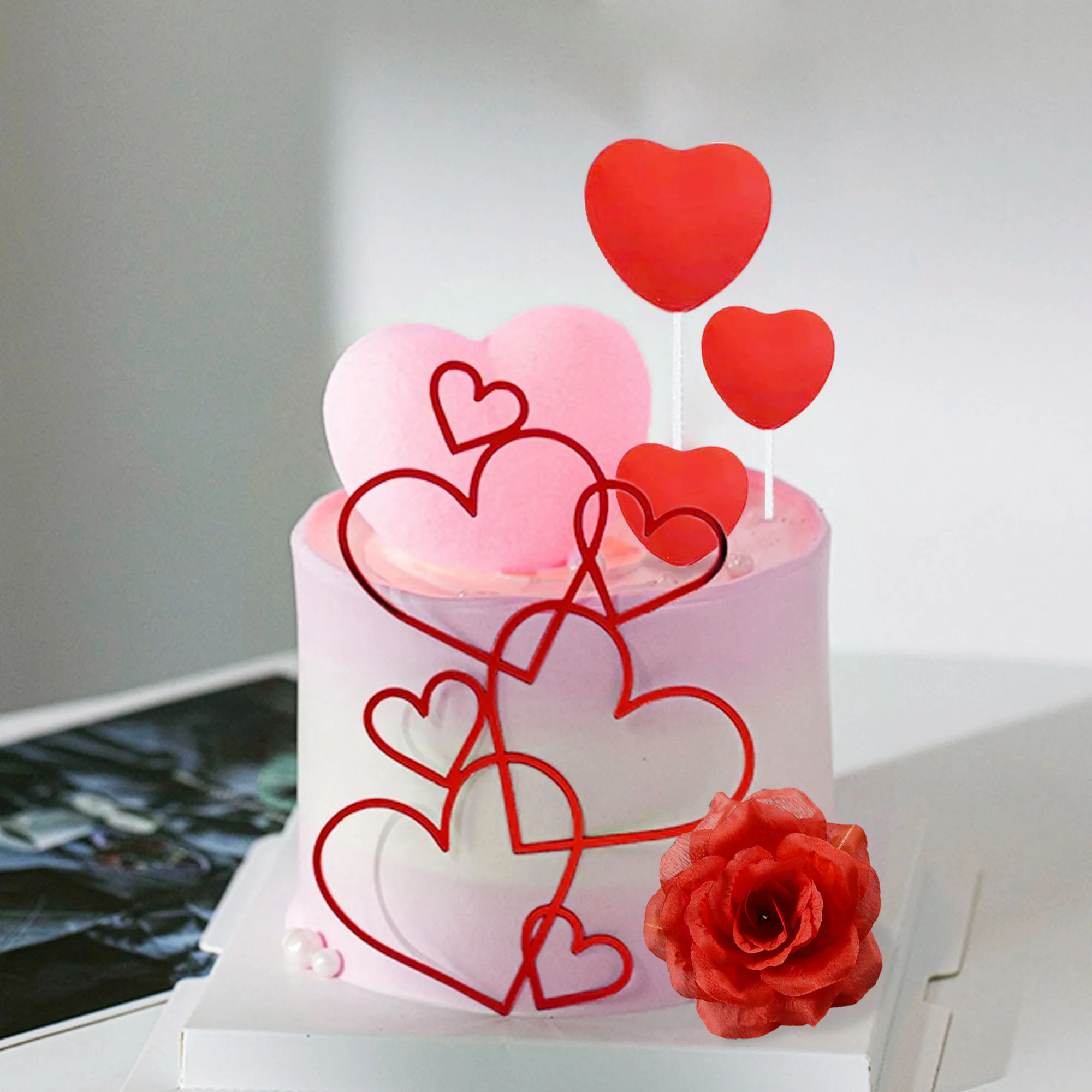 bolo feminino vermelho com flores