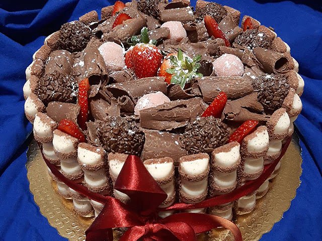 chantilly vermelho para bolo