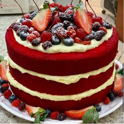 bolo feminino vermelho para noivado