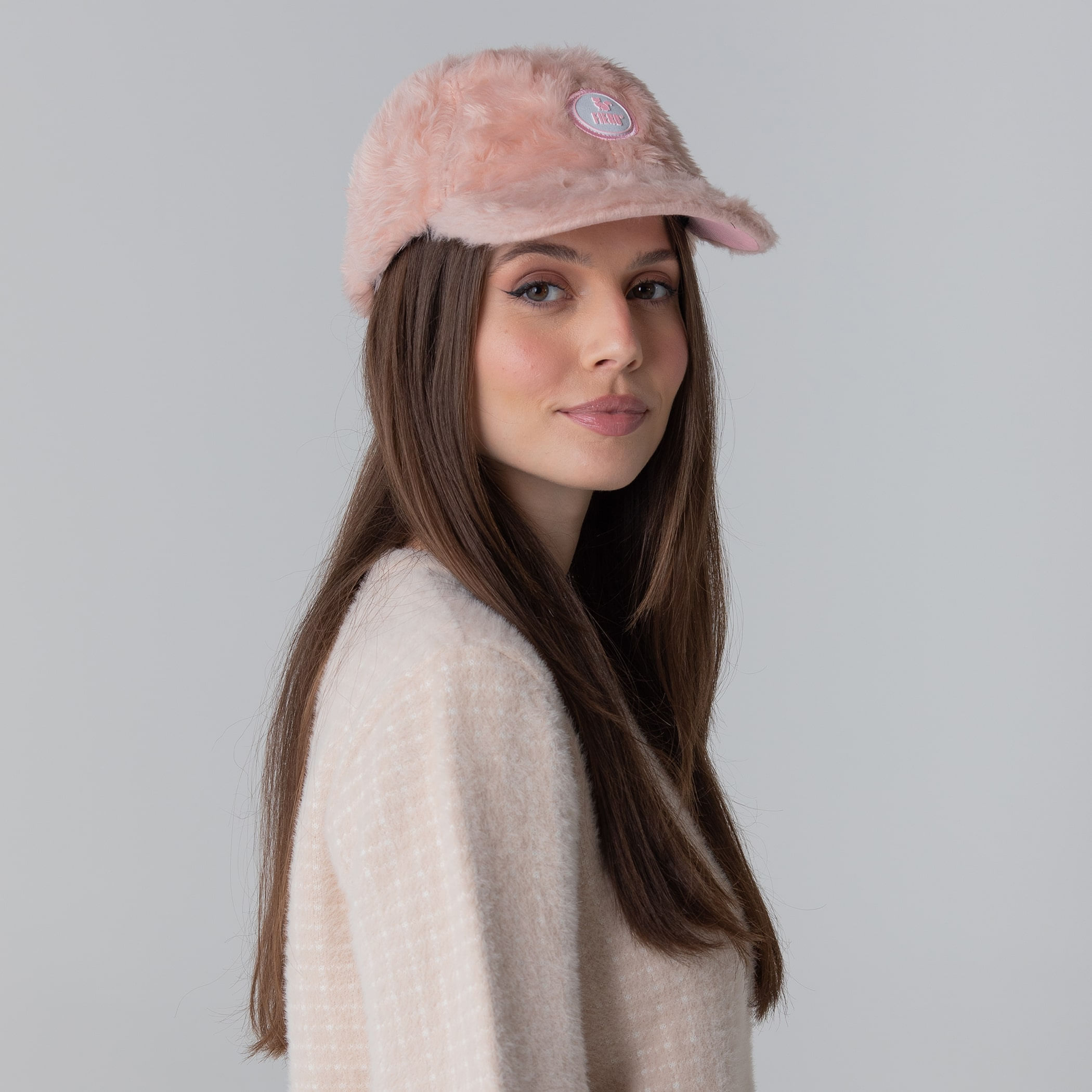 como usar boné feminino 2026