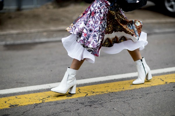 1. Guia Completo: Como Usar Botas de Cano Médio em Qualquer Ocasião
2. Coturnos Tratorados: O Guia Definitivo para um Look Moderno
3. Botas de Cano Médio com Salto: Elegância e Conforto para o Dia a Dia
4. Botas de Aventura: A Escolha Certa para Trilhas e Terrenos Desafiadores
5. Tendências de Botas de Cano Médio para a Próxima Estação