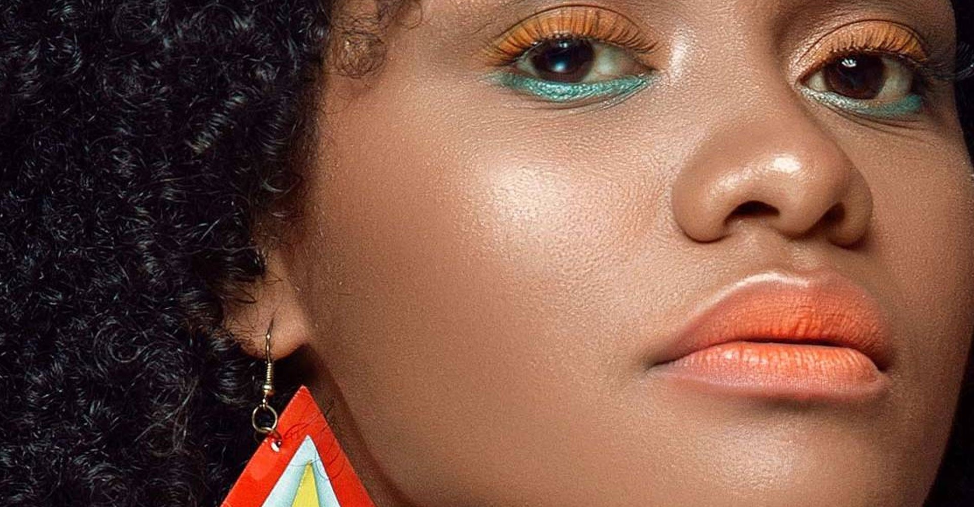 erros comuns ao cortar franja cacheada