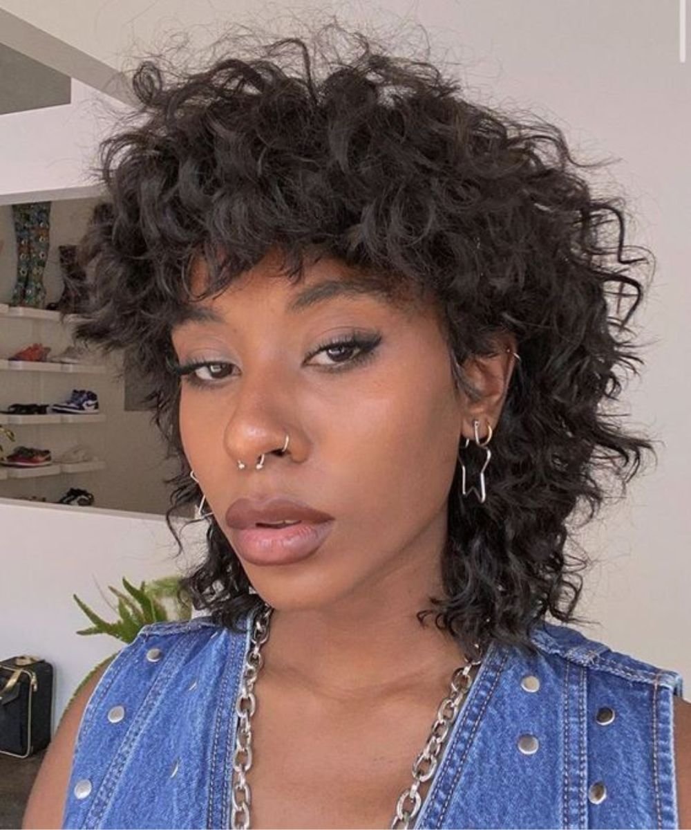 cabelo cacheado curto feminino 2026