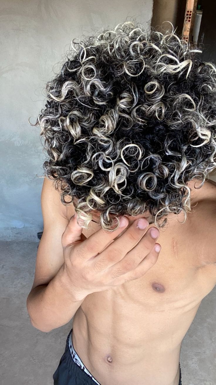 melhores luzes cabelo cacheado masculino fotos
