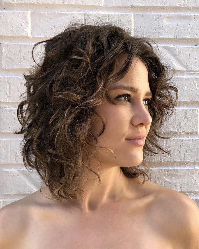 erros comuns ao cortar cabelo cacheado no ombro