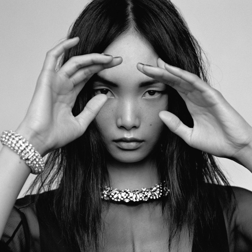 como fazer risca perfeita cabelo dividido meio