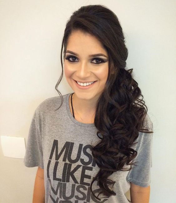 penteado semi preso com tranças laterais para formatura